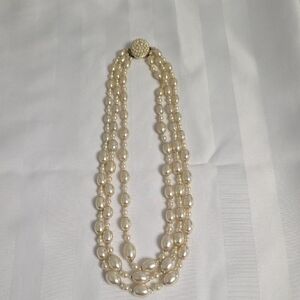 Elegant Pearl Necklace